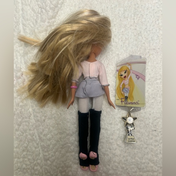 Vintage Play Sportz Dance Fianna Bratz In Original Outfit Ballerina Bratz Doll - Picture 3 of 3
